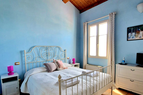 Camera matrimoniale - B&B Insolent Inn a Rimini